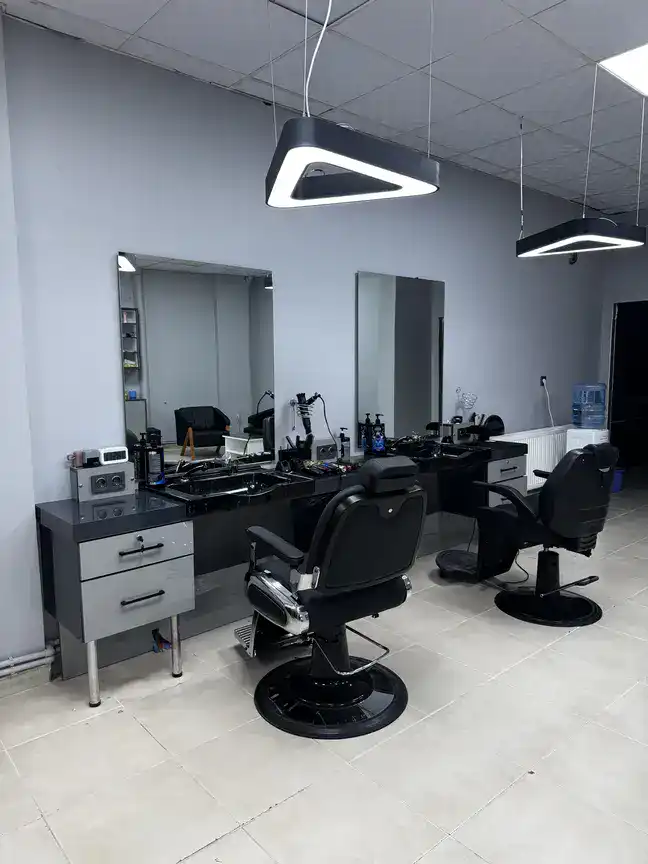Kuafor Osso salonundan detaylı bir kesim görüntüsü